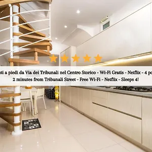 Centro Storico - Casa Con Wi-fi E 4 Posti Letto In Via Dei Tribunali Neapol